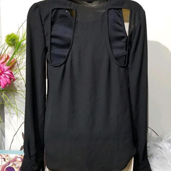 L'AMOUR Top Womens SMALL Nanette Lepore Cold Shoulder Black Shirt - Picture 2 of 6